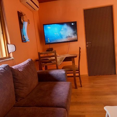Apartment In Тирана Экстерьер фото