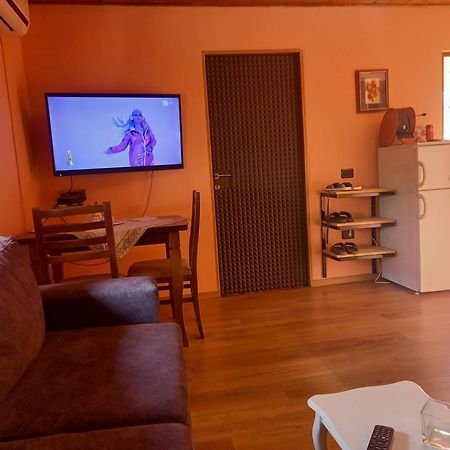Apartment In Тирана Экстерьер фото